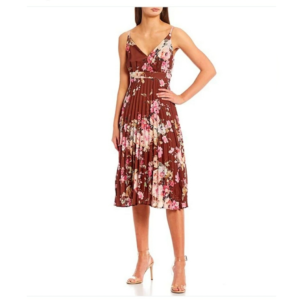 Floral print pleated dress